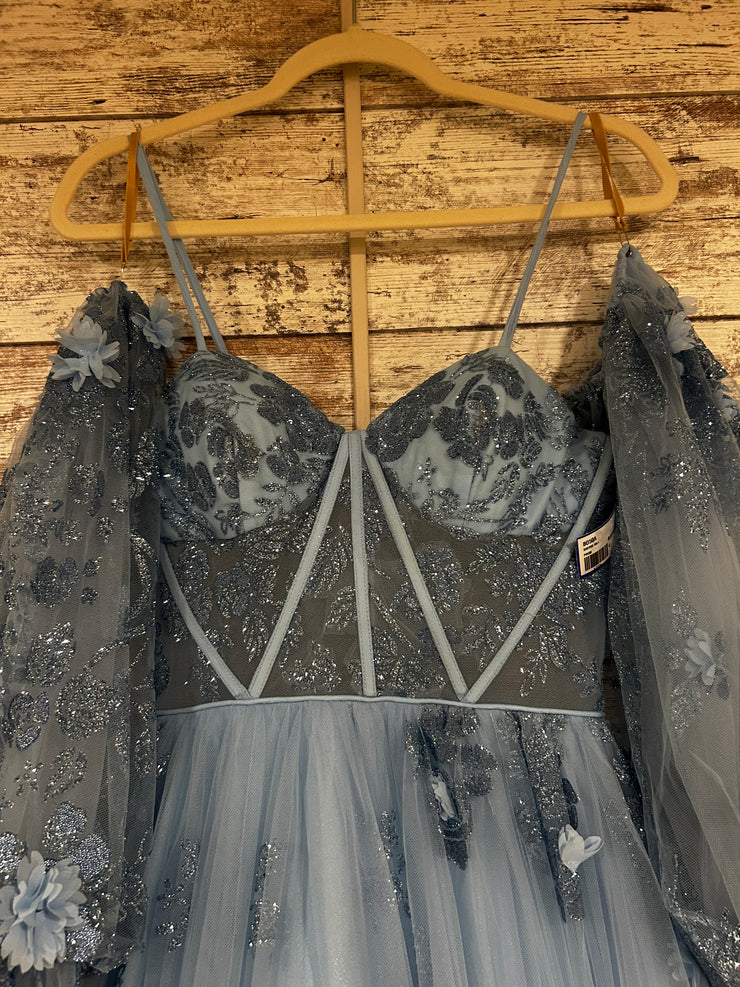 BLUE/FLORAL W/SLEEVE GOWN $798