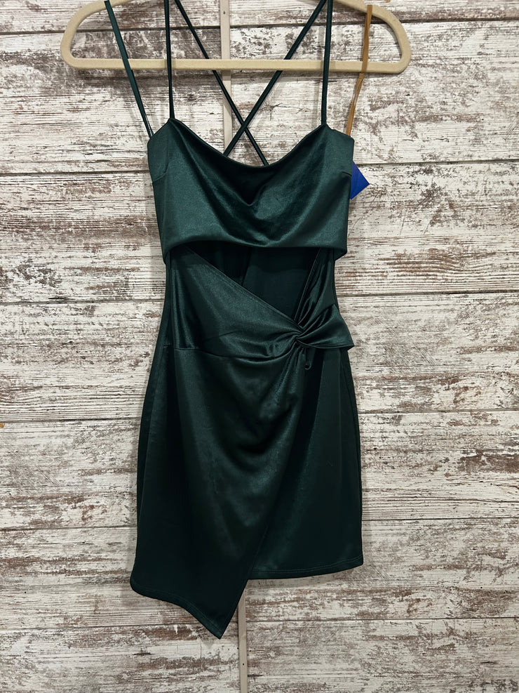 GREEN SHORT DRESS