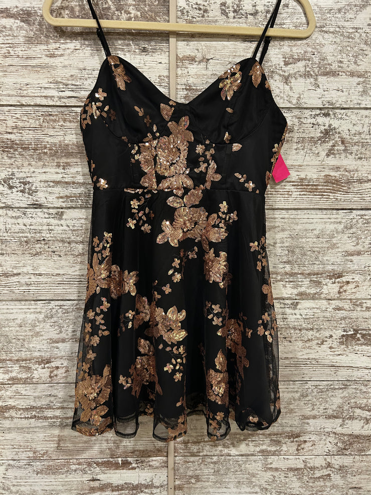 BLACK/GOLD SHORT DRESS
