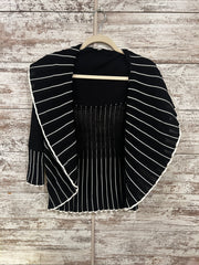 BLACK/WHITE OPEN TOP/SHRUG