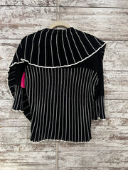 BLACK/WHITE OPEN TOP/SHRUG