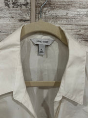 WHITE SLEEVELESS TOP (NEW)