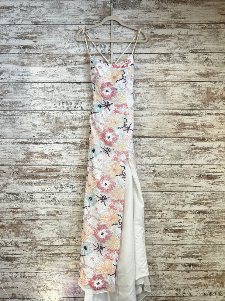 WHITE/FLORAL LONG DRESS (NEW)