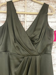 GREEN LONG EVENING GOWN