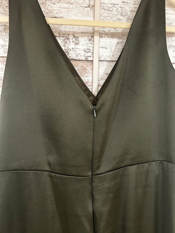 GREEN LONG EVENING GOWN