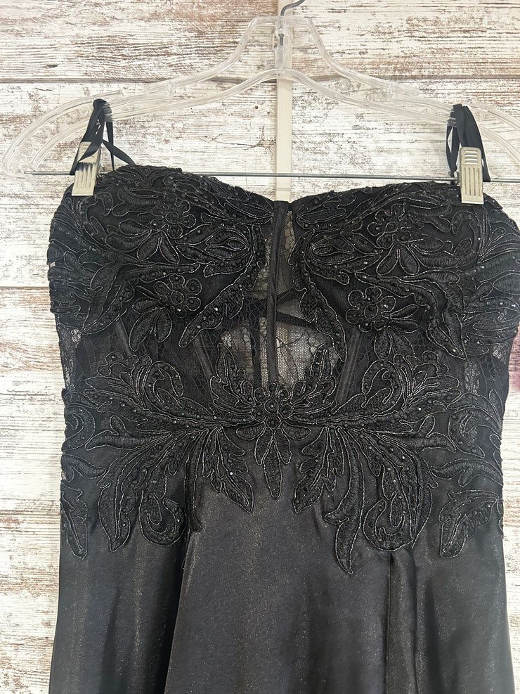 BLACK LONG EVENING GOWN