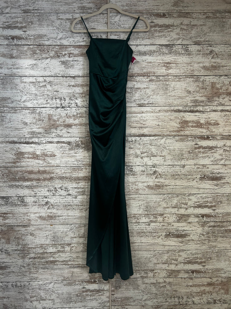 GREEN LONG EVENING GOWN