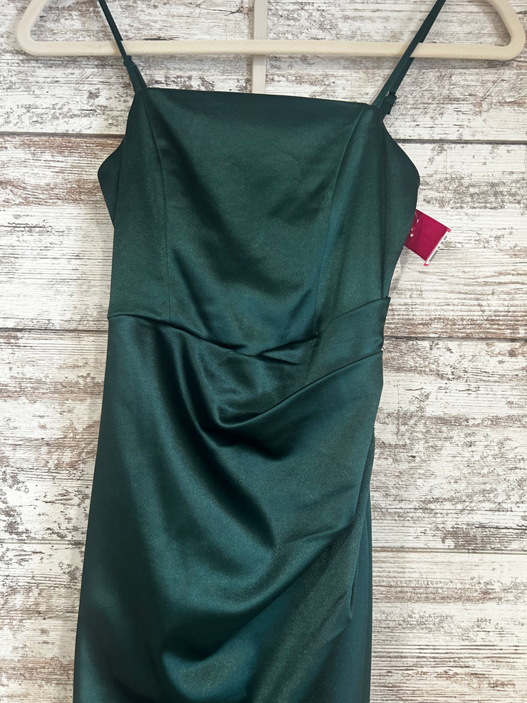 GREEN LONG EVENING GOWN