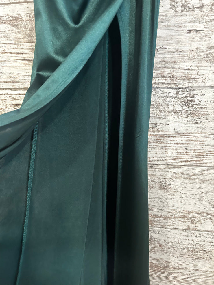 GREEN LONG EVENING GOWN