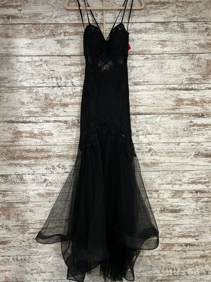 BLACK/FLORAL MERMAID GOWN