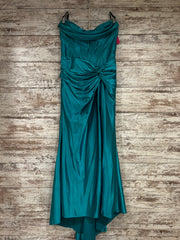 GREEN LONG EVENING GOWN