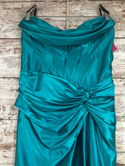 GREEN LONG EVENING GOWN