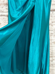 GREEN LONG EVENING GOWN