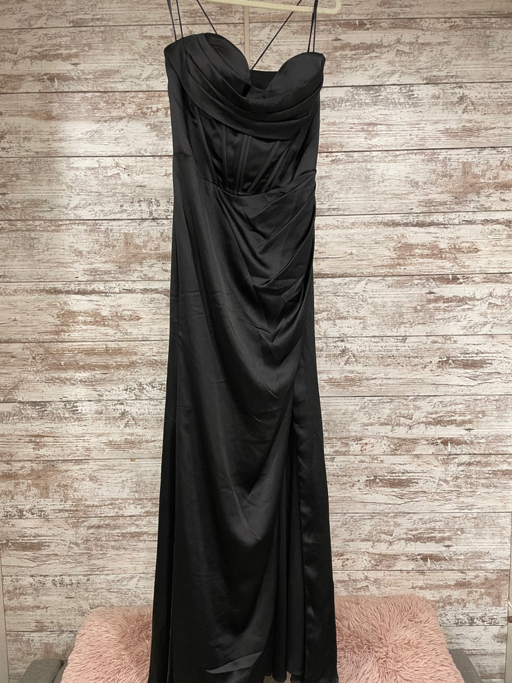 BLACK LONG EVENING GOWN