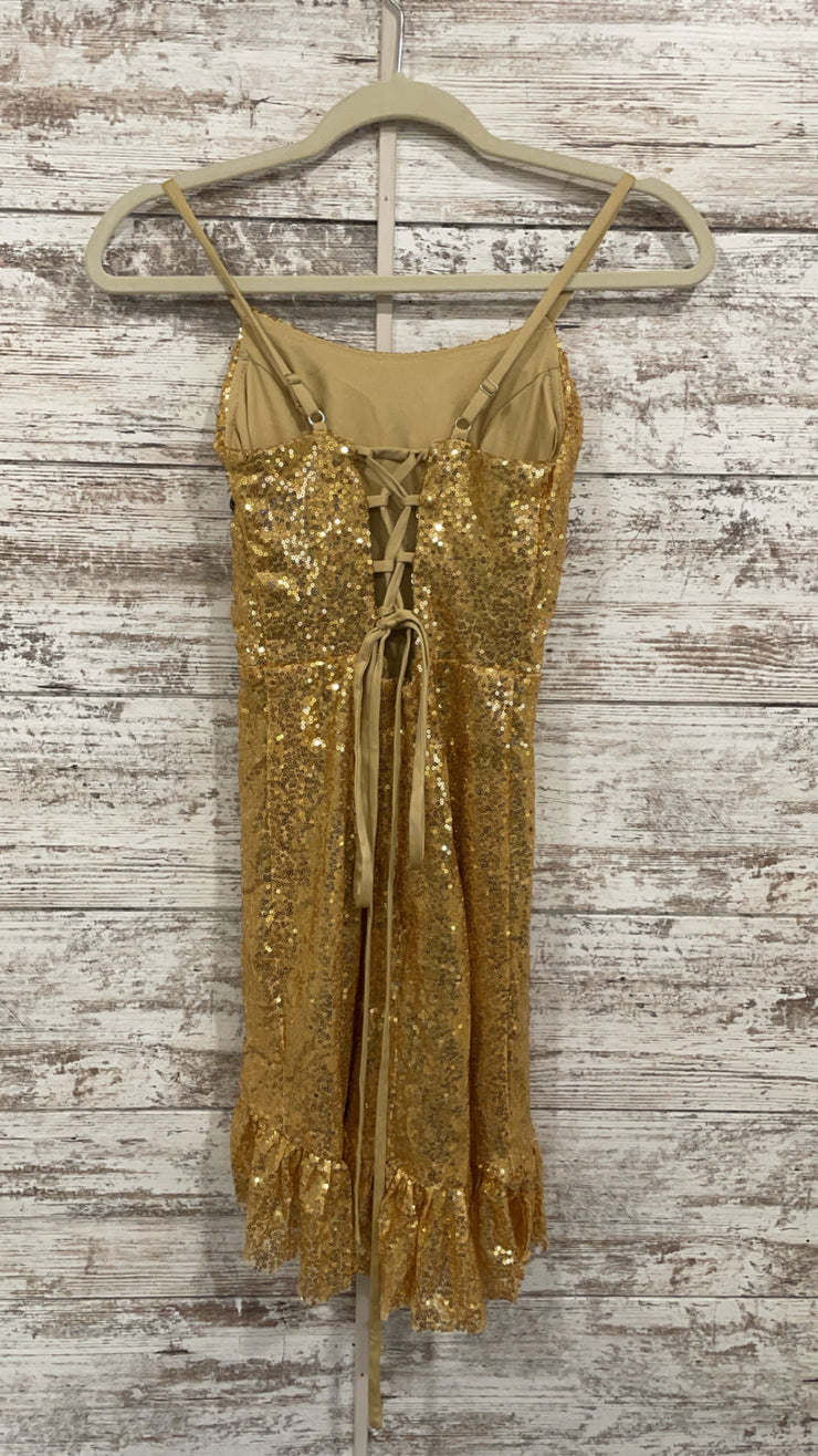 GOLD SPARKLY SHORT DRESS (NEW)