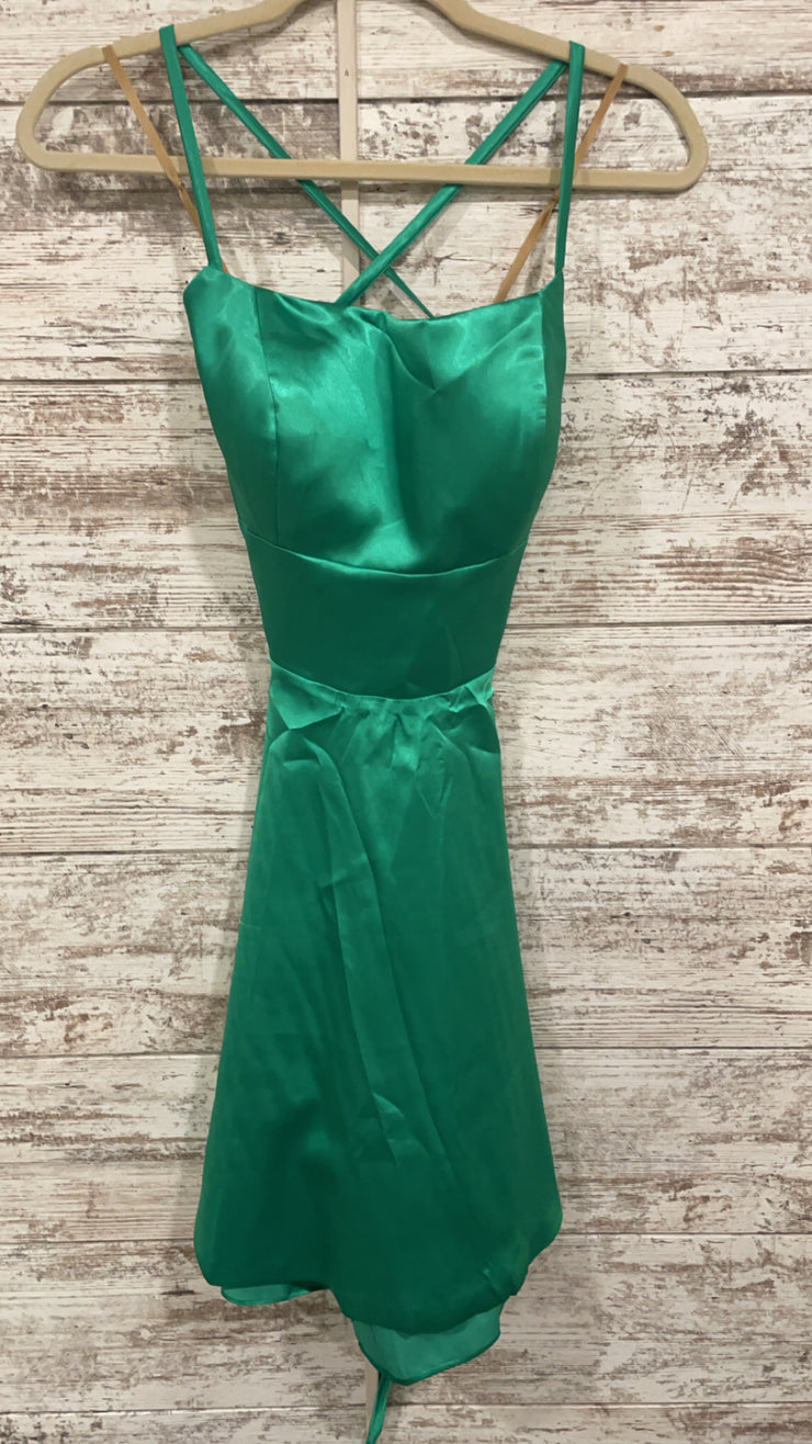 GREEN SHORT DRESS (NEW)