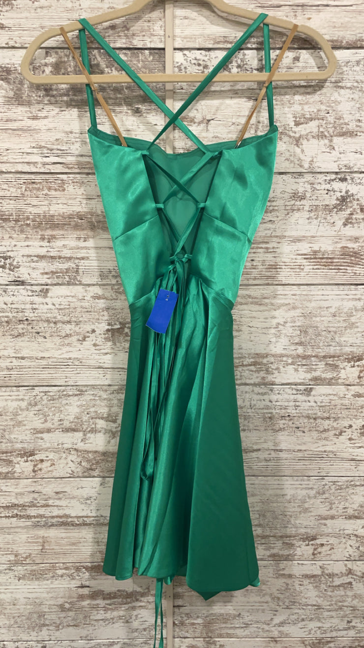 GREEN SHORT DRESS (NEW)