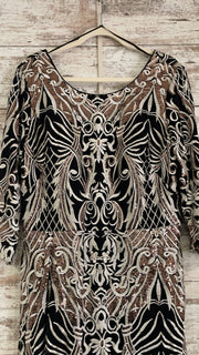 BLACK/WHITE LONG EVENING GOWN