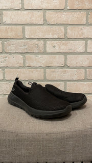 BLACK GO WALK TENNIS SHOES $65