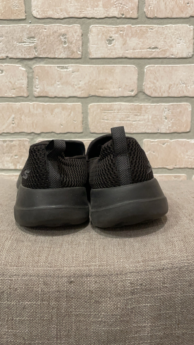 BLACK GO WALK TENNIS SHOES $65