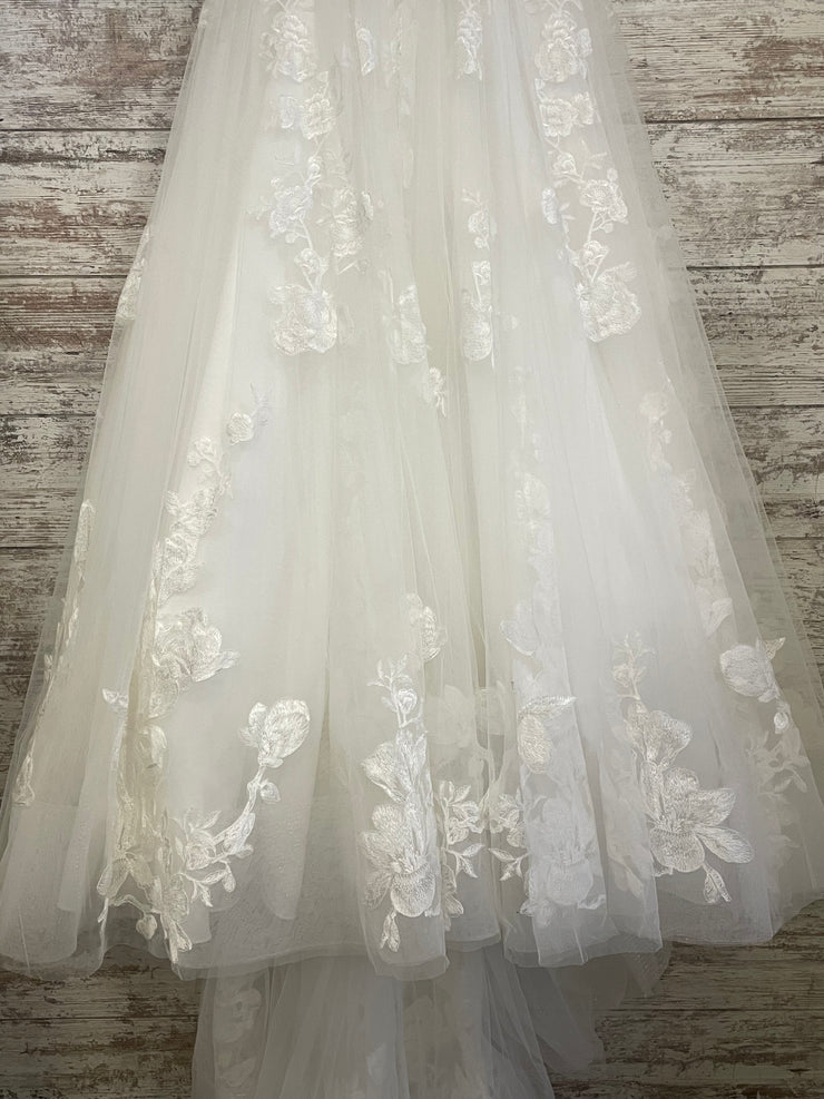 WHITE WEDDING GOWN (NEW) $1600