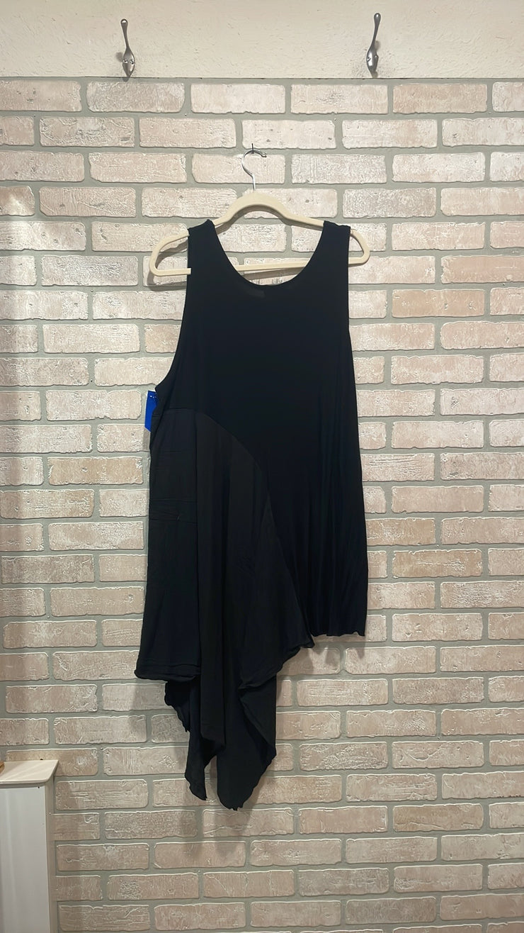 BLACK FLOWY TUNIC $100