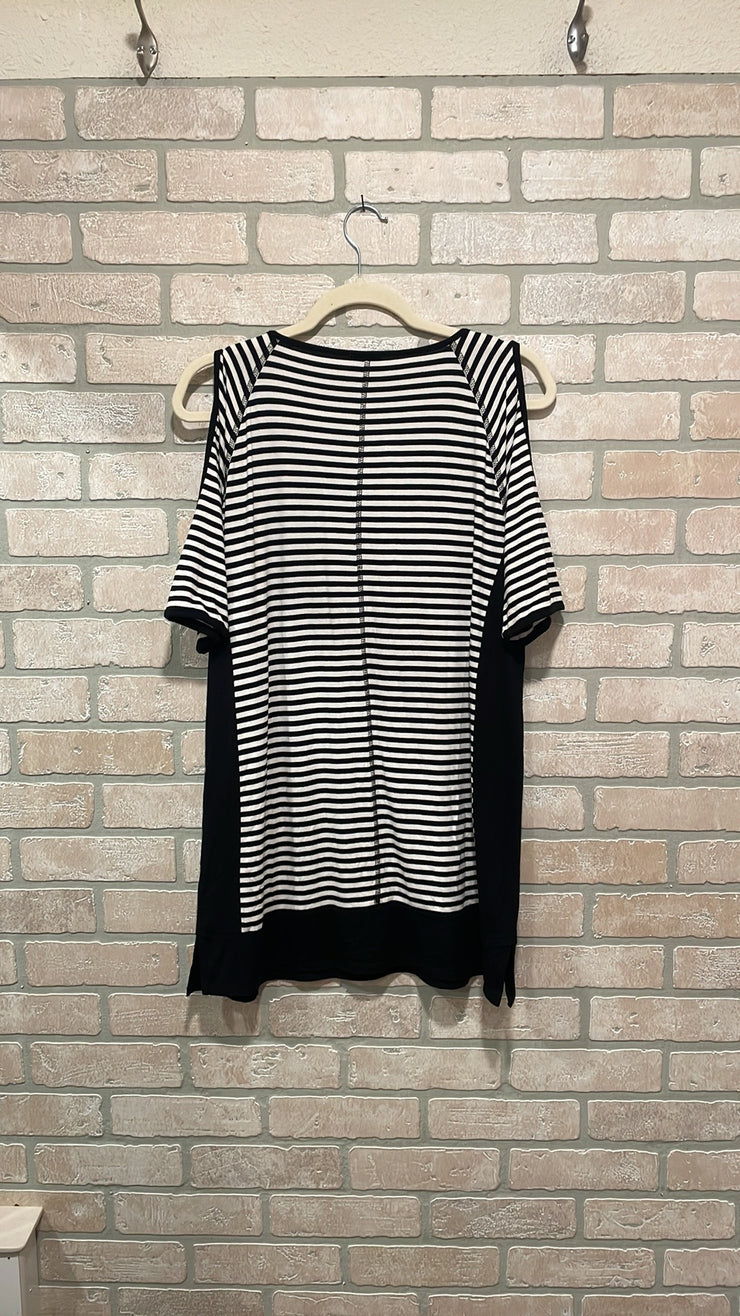 BLACK/WHITE TOP $89