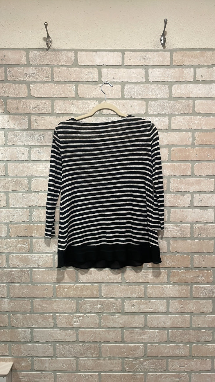 BLACK/WHITE 100% LINEN TOP$128