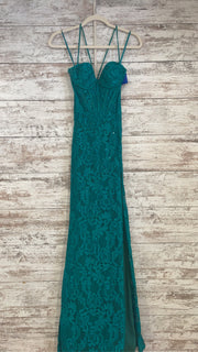 GREEN LACE LONG EVENING GOWN