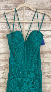 GREEN LACE LONG EVENING GOWN