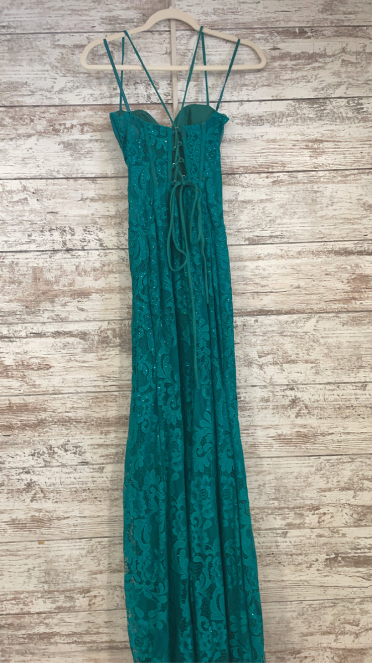 GREEN LACE LONG EVENING GOWN