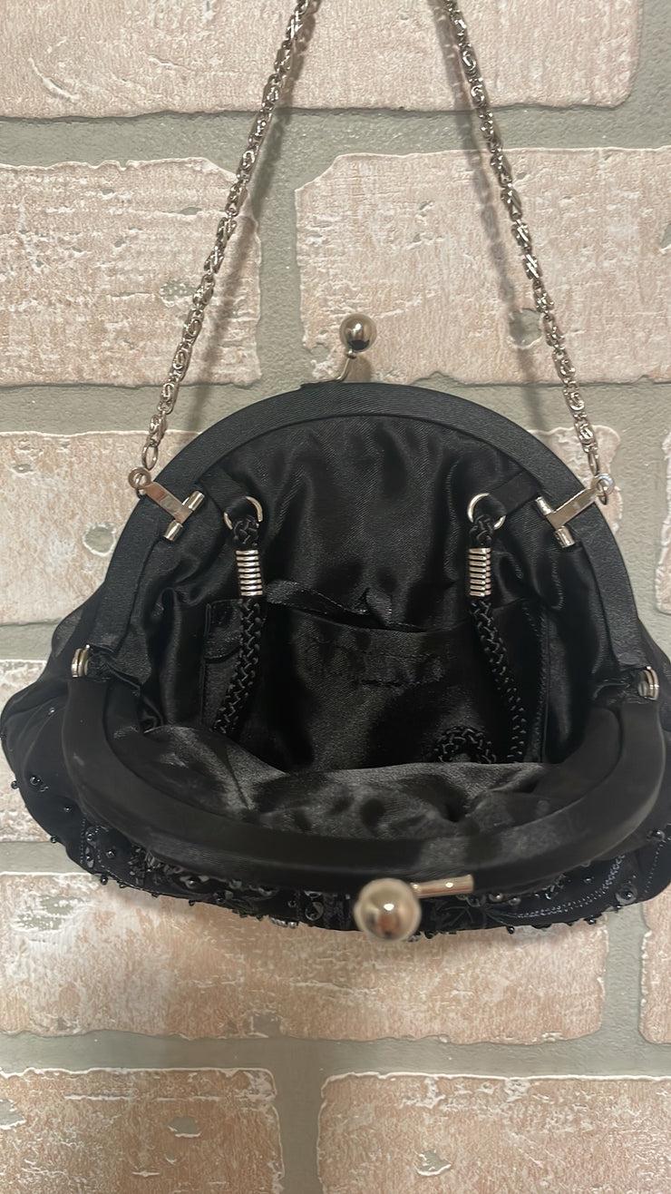 BLACK SMALL BEADED PURSE