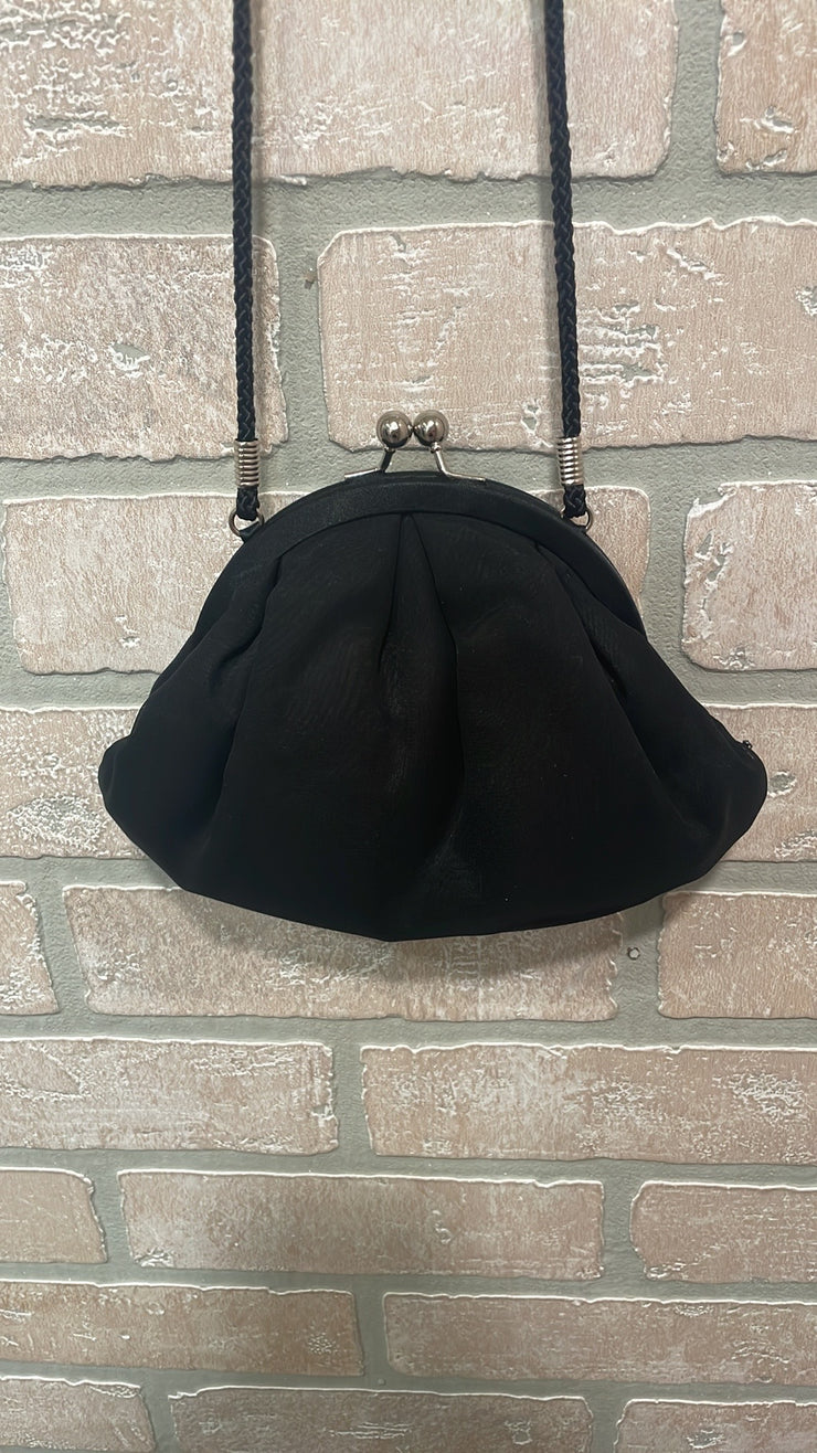 BLACK SMALL BEADED PURSE