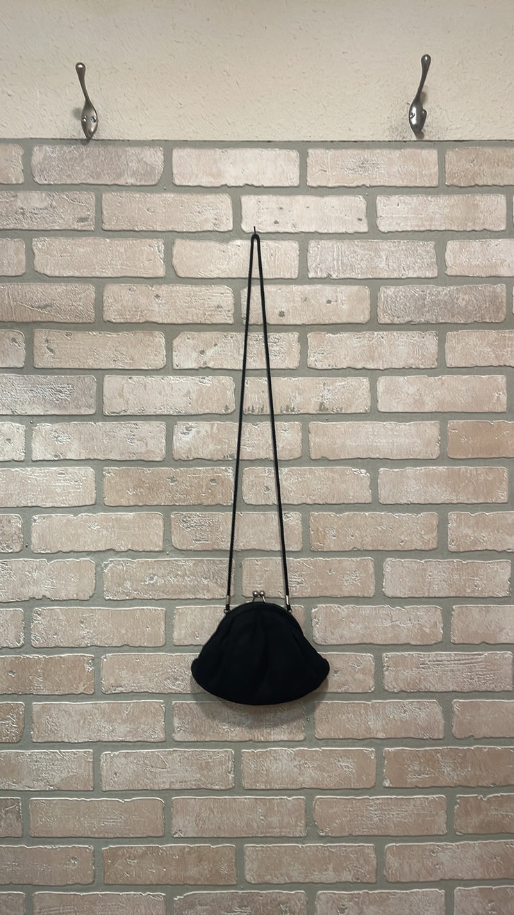 BLACK SMALL BEADED PURSE