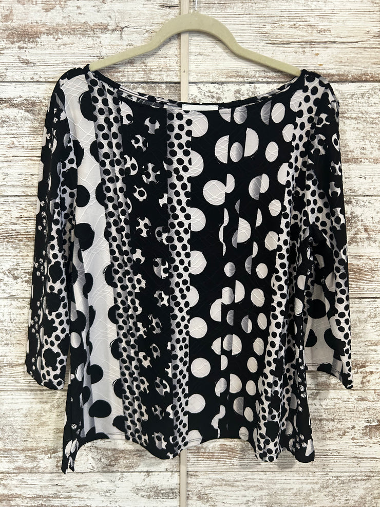 BLACK/WHITE TOP $89