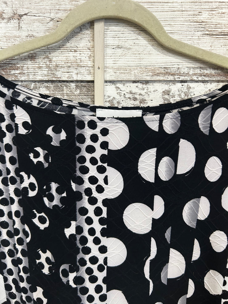 BLACK/WHITE TOP $89