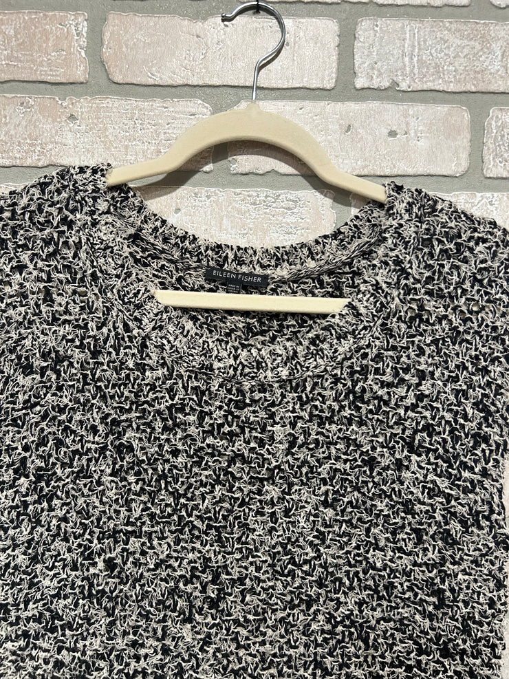 BLACK/WHITE OPEN BACK TOP $268