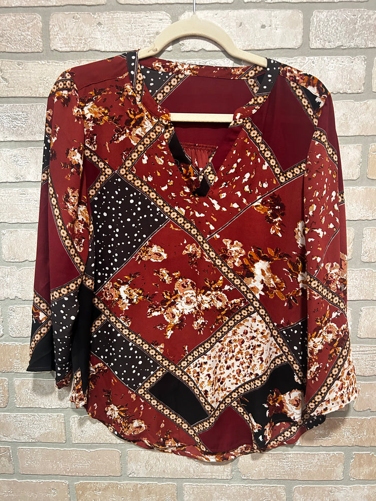 BURGUNDY FLORAL TOP $40