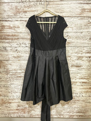 BLACK MIDI DRESS