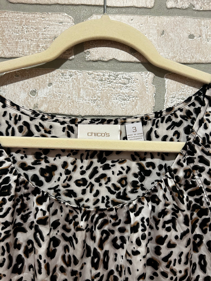 BLACK/WHITE SLEEVELESS TOP $69