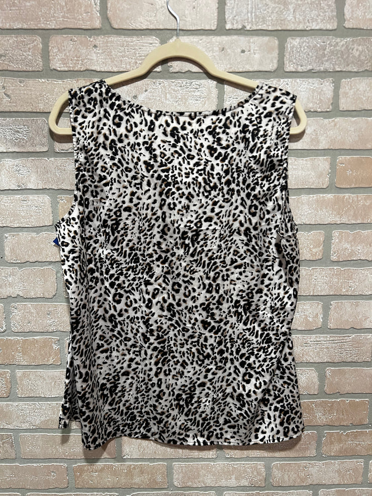 BLACK/WHITE SLEEVELESS TOP $69