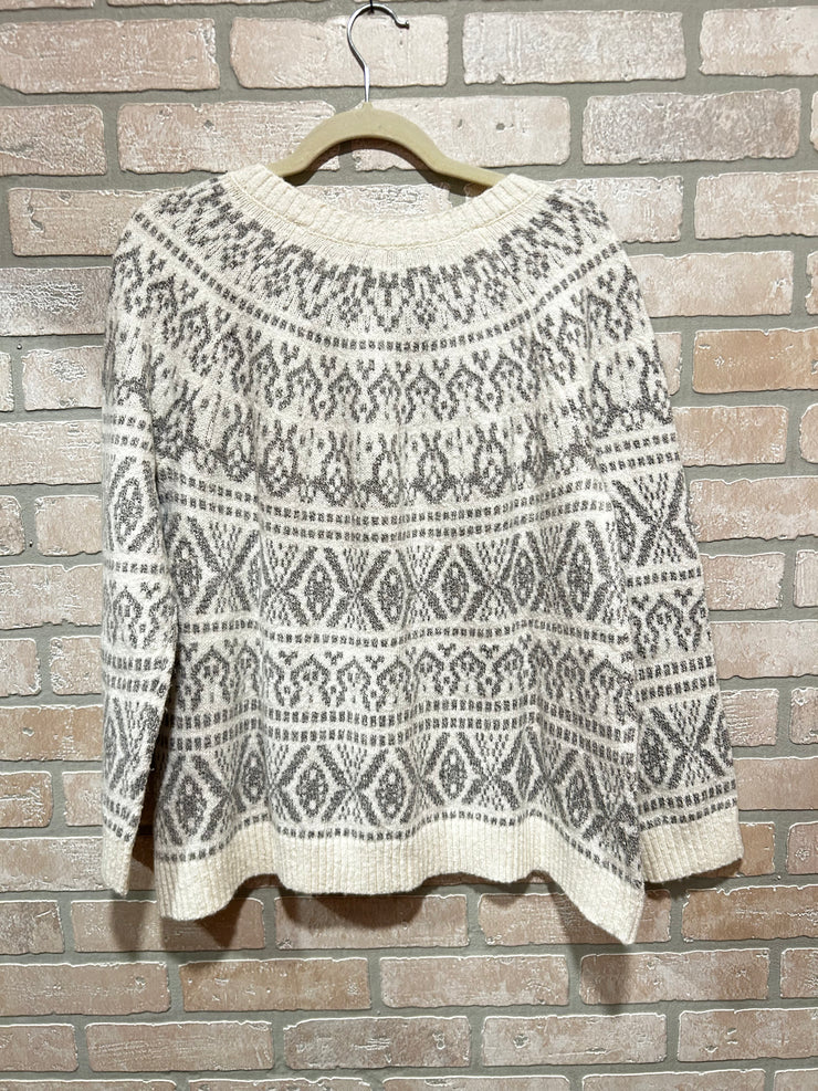 WHITE/GRAY SWEATER $109