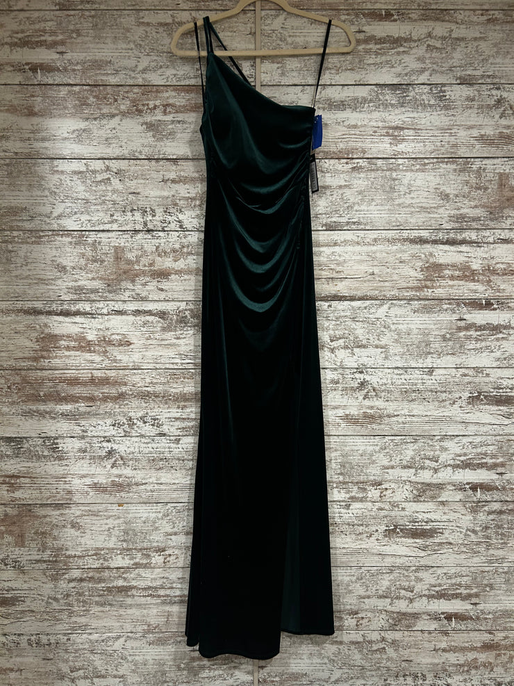 GREEN VELVET LONG DRESS (NEW)