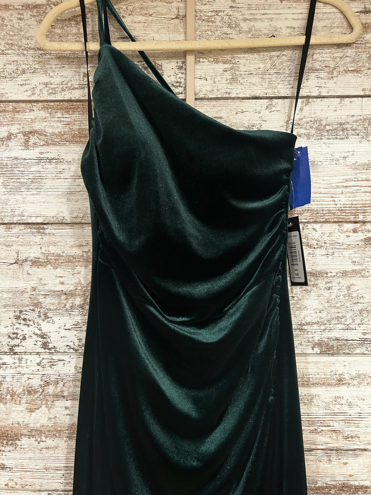 GREEN VELVET LONG DRESS (NEW)