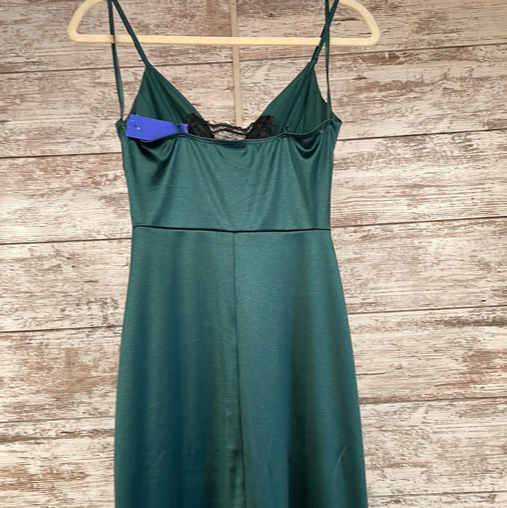 GREEN LONG EVENING GOWN