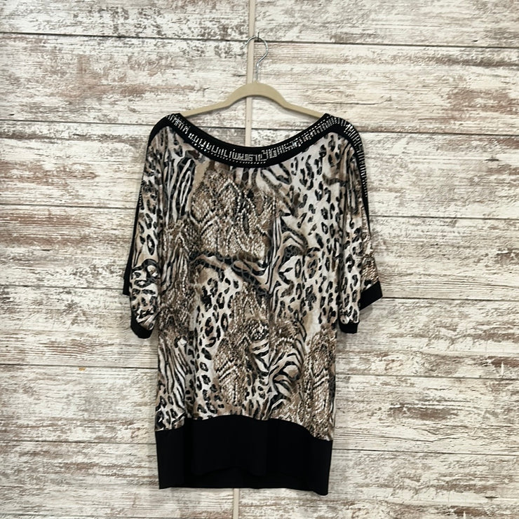 BLACK/TAN ANIMAL PRINT TOP