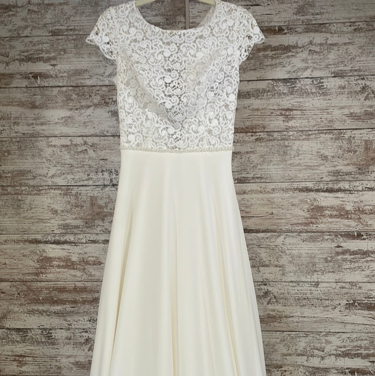 WHITE WEDDING GOWN (NEW)
