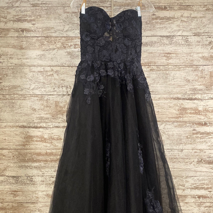 BLACK/FLORAL PRINCESS GOWN