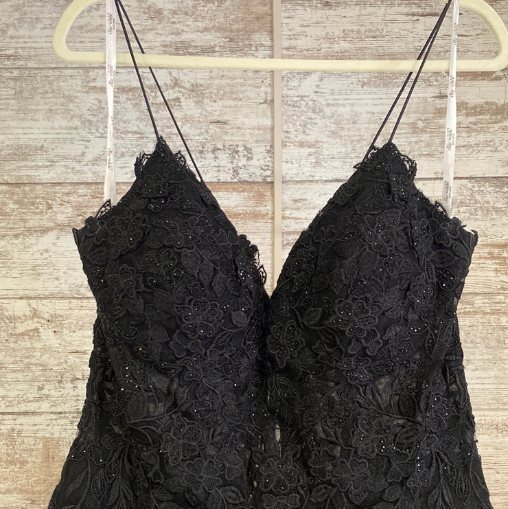 BLACK/FLORAL PRINCESS GOWN