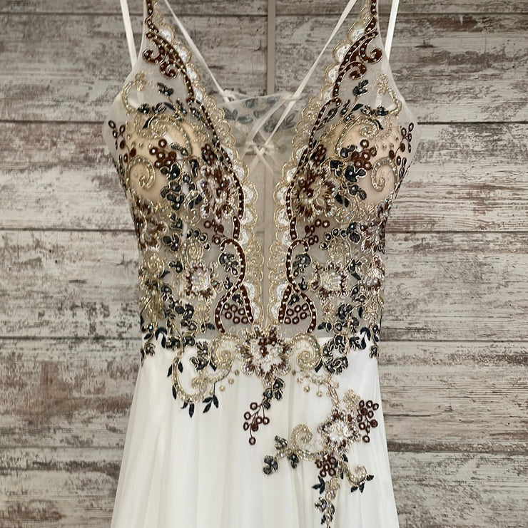 WHITE/FLORAL LONG DRESS (NEW)